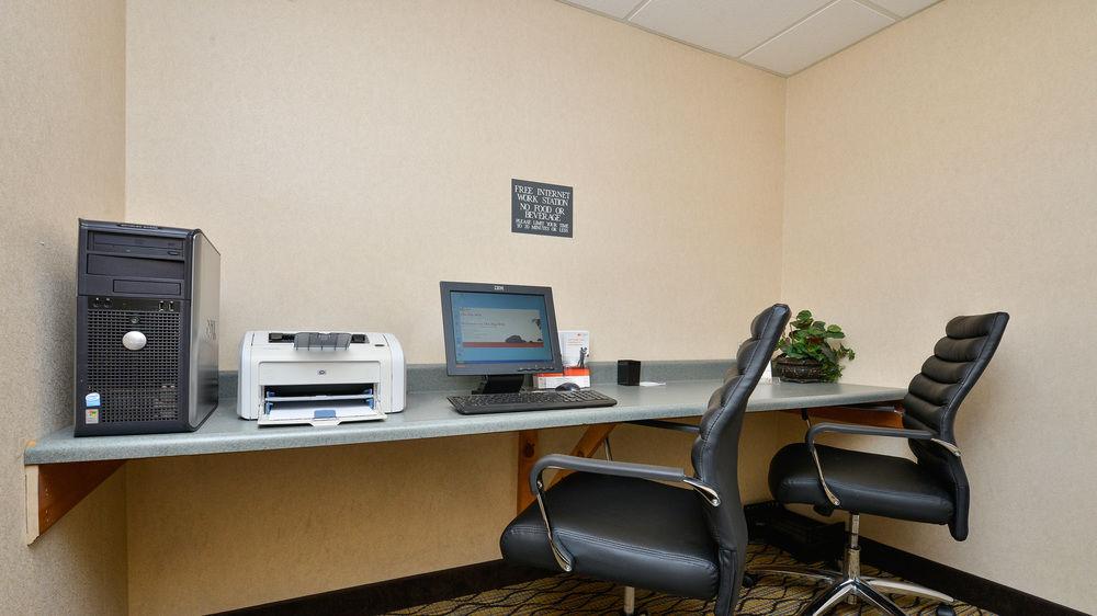 Holiday Inn Express Great Barrington By Ihg Exteriör bild