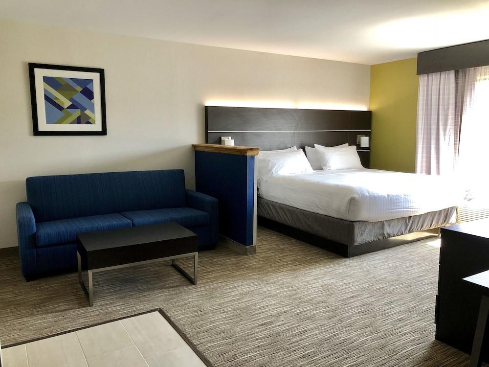 Holiday Inn Express Great Barrington By Ihg Exteriör bild