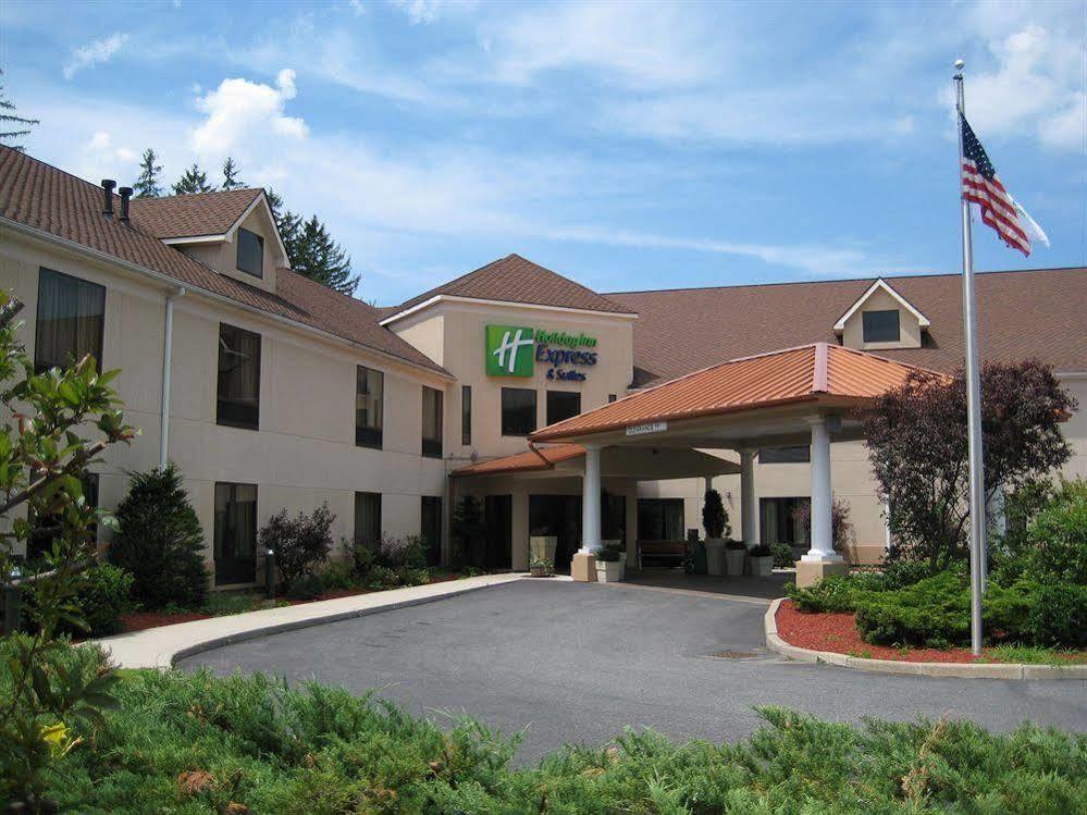 Holiday Inn Express Great Barrington By Ihg Exteriör bild