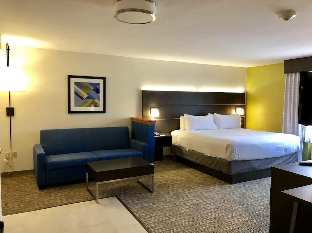 Holiday Inn Express Great Barrington By Ihg Exteriör bild