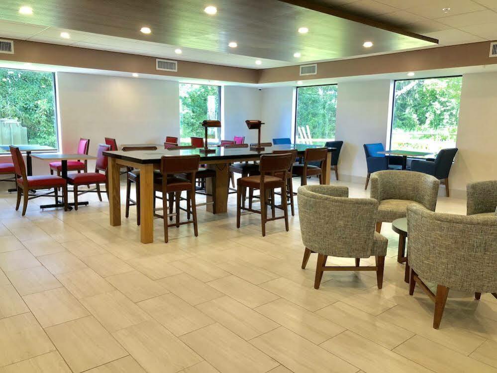 Holiday Inn Express Great Barrington By Ihg Exteriör bild
