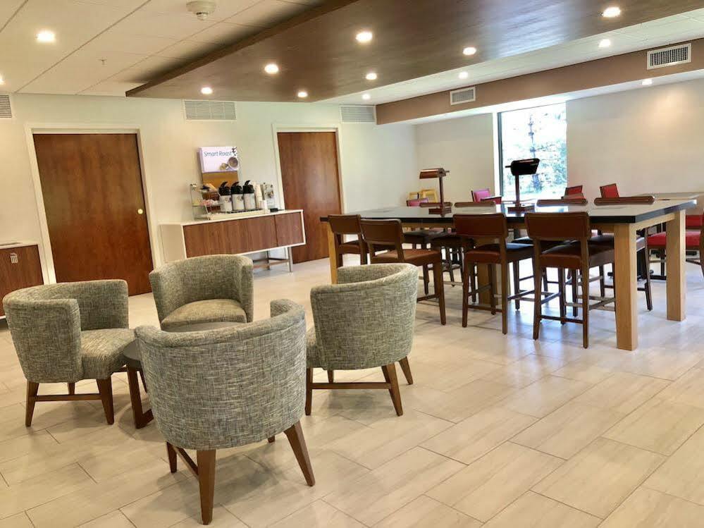 Holiday Inn Express Great Barrington By Ihg Exteriör bild